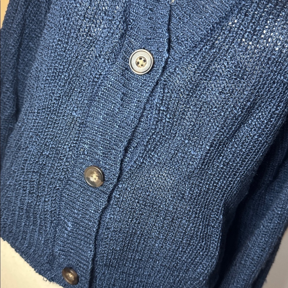 NWT Francesca's Collections Jun & Ivy / LG women’s blue Cropped Cardigan buttons - Picture 2 of 4